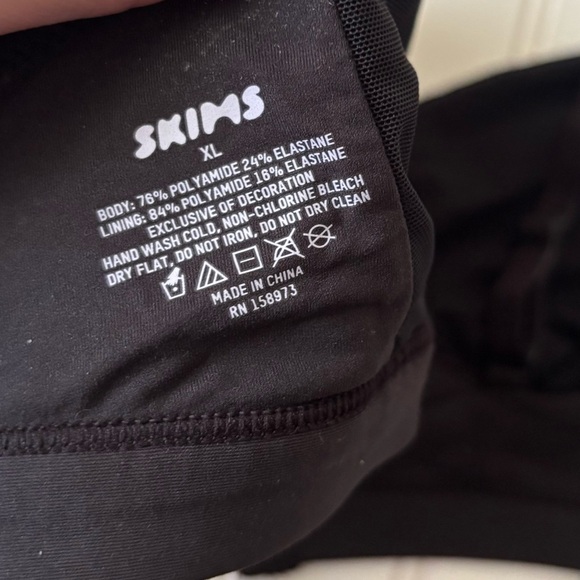 SKIMS | Women's Fits Everybody Crossover Triangle Bralette Black Onyx XL NWT - Picture 6 of 6